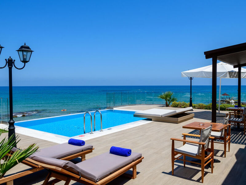 Alexander Beach Hotel & Village Resort