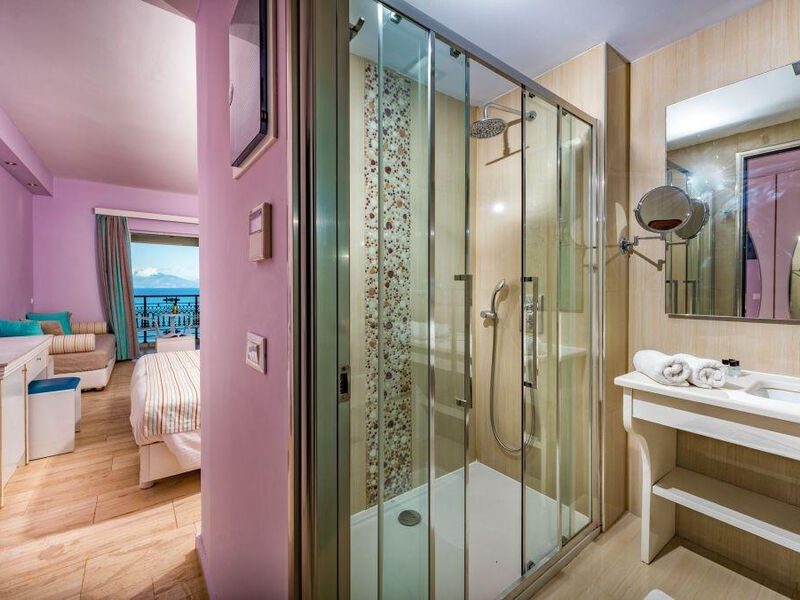Alexandra Beach Resort & Spa