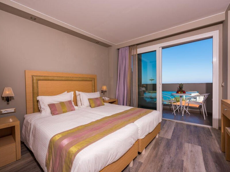 Alexandra Beach Resort & Spa