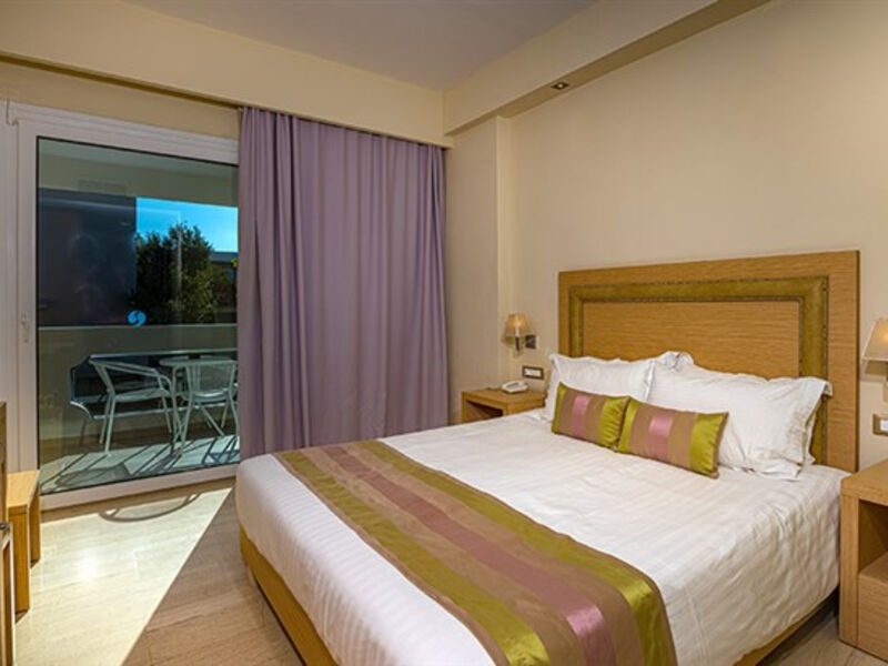 Alexandra Beach Resort & Spa