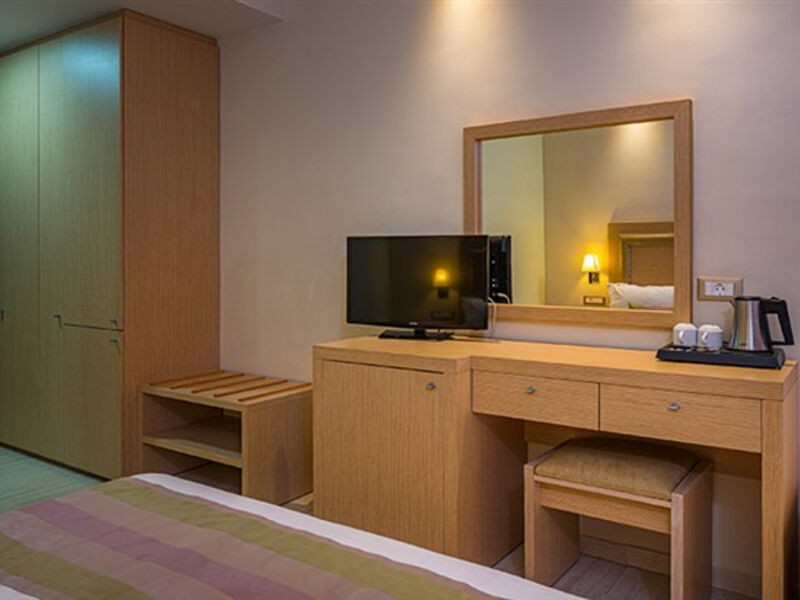 Alexandra Beach Resort & Spa