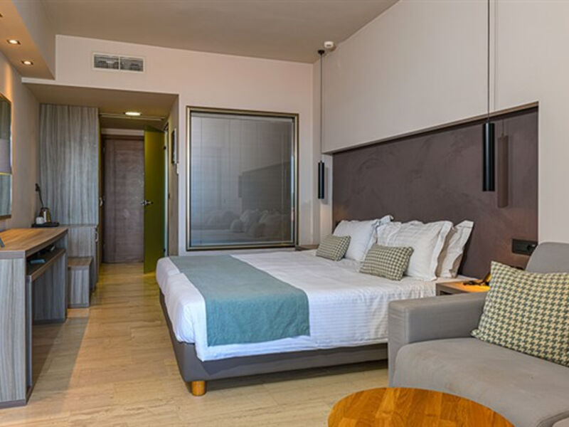 Alexandra Beach Resort & Spa