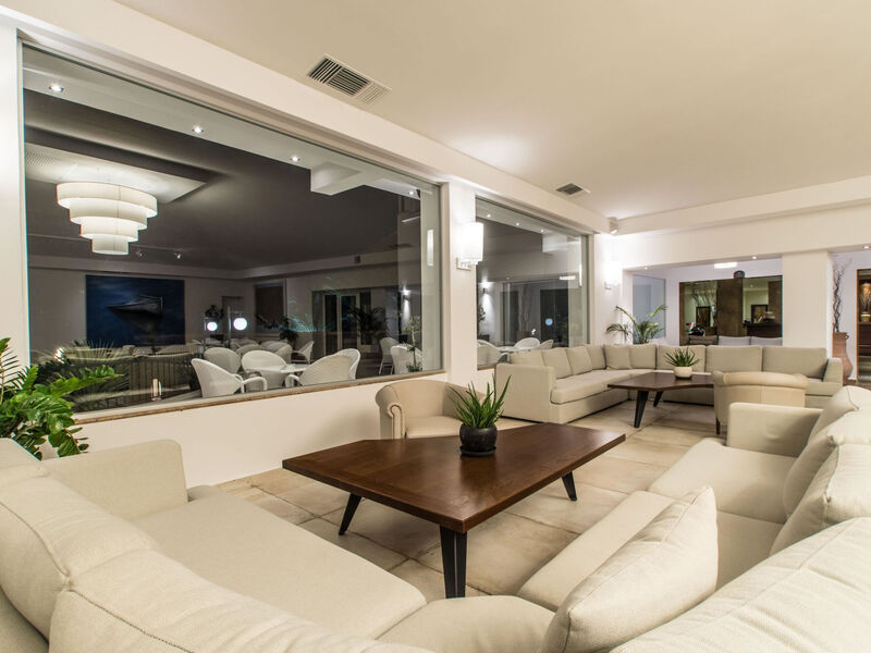 Alexandros Palace Hotel & Suites