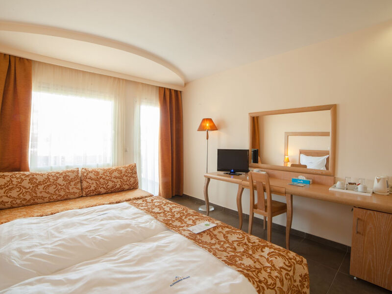 Alexandros Palace Hotel & Suites