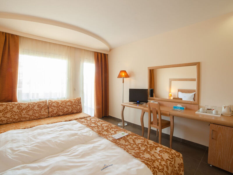 Alexandros Palace Hotel & Suites