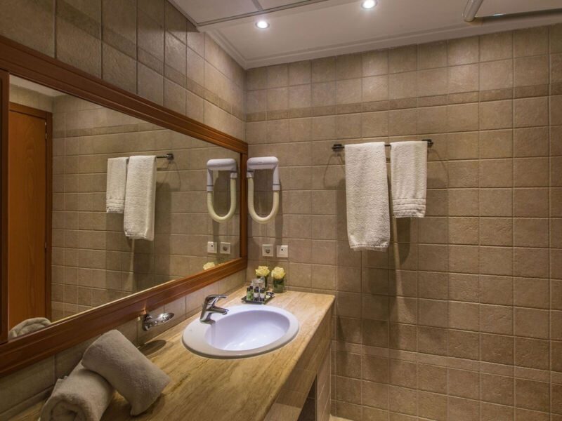 Alexandros Palace Hotel & Suites