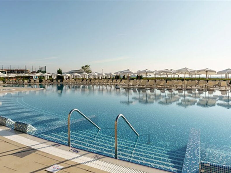 Alua Helios Bay