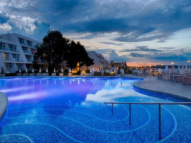 AluaSun Helios Beach