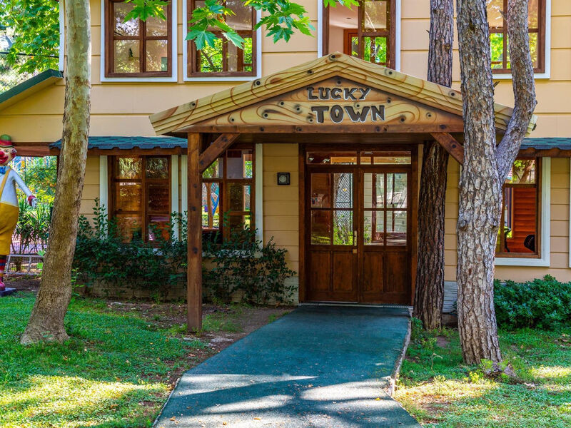Amara Luxury Resort & Villas
