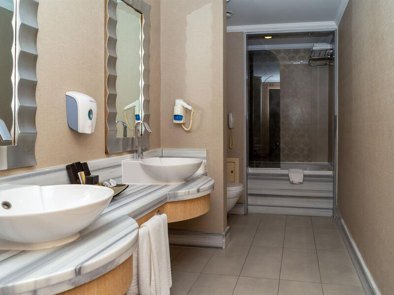 Amara Luxury Resort & Villas