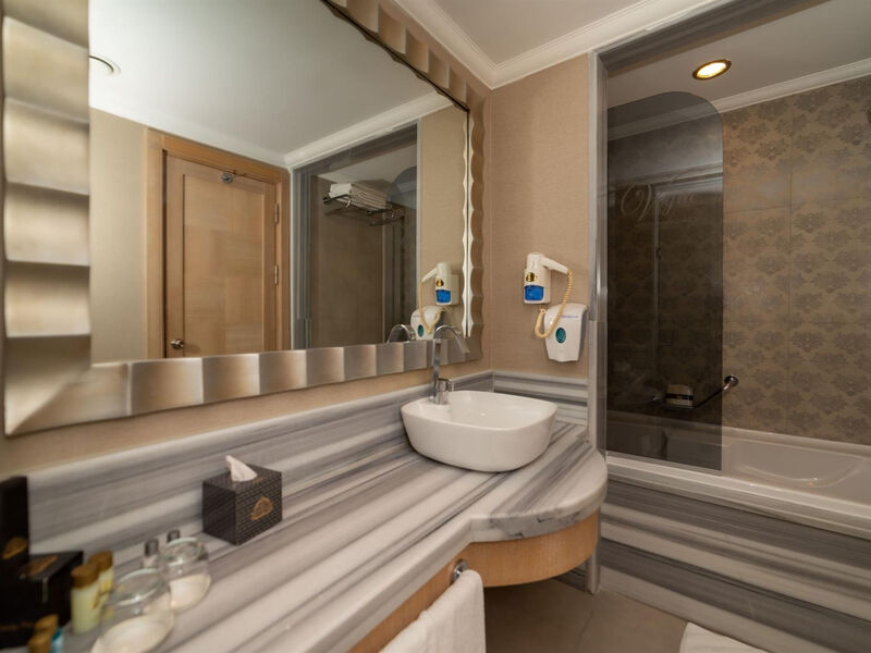 Amara Luxury Resort & Villas