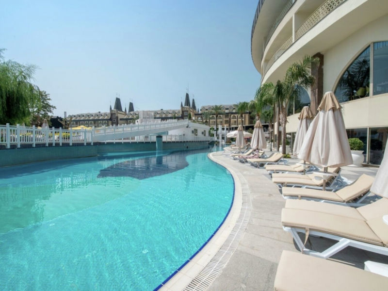 Amara Prestige