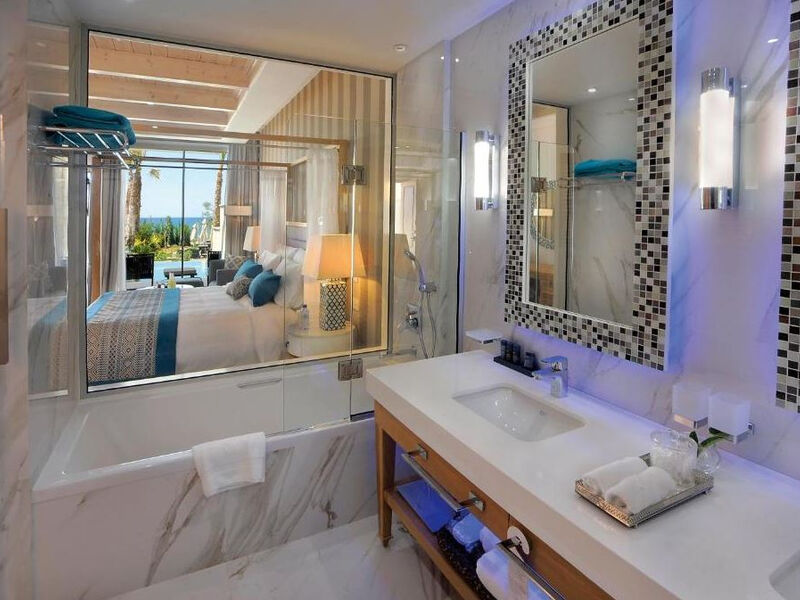 Amavi, MadeForTwo Hotels