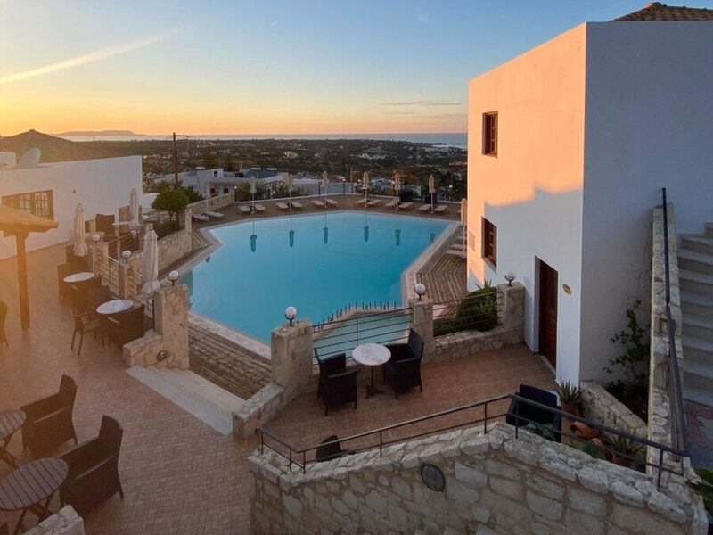 Amazones Village Suites