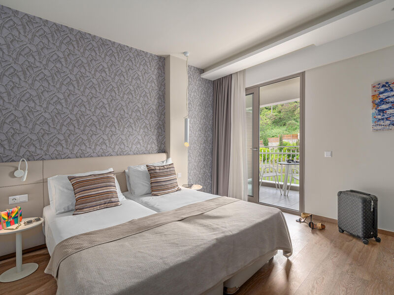 Ammon Zeus Luxury Beach