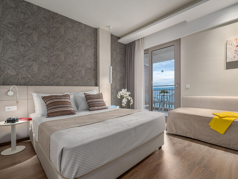 Ammon Zeus Luxury Beach