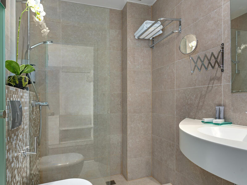 Ammon Zeus Luxury Beach