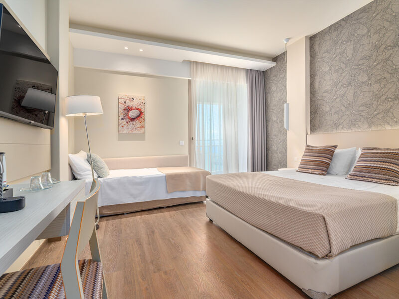 Ammon Zeus Luxury Beach