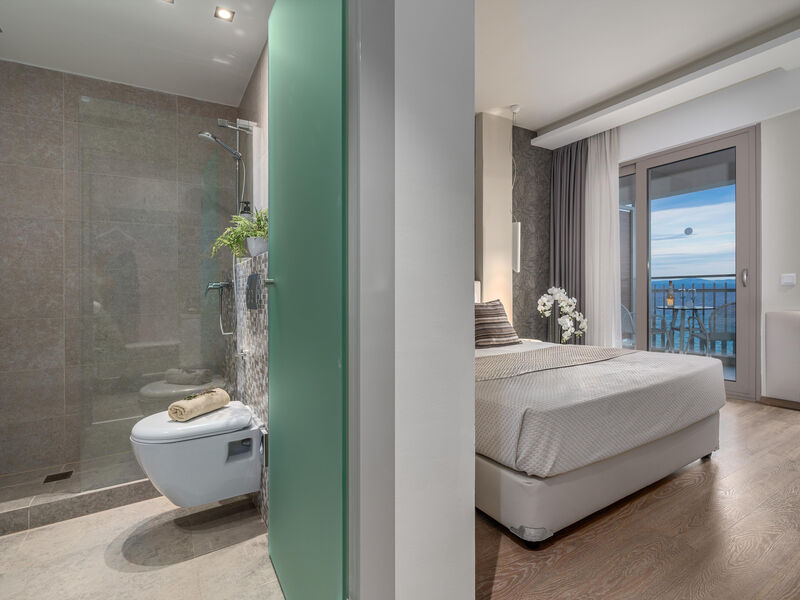 Ammon Zeus Luxury Beach