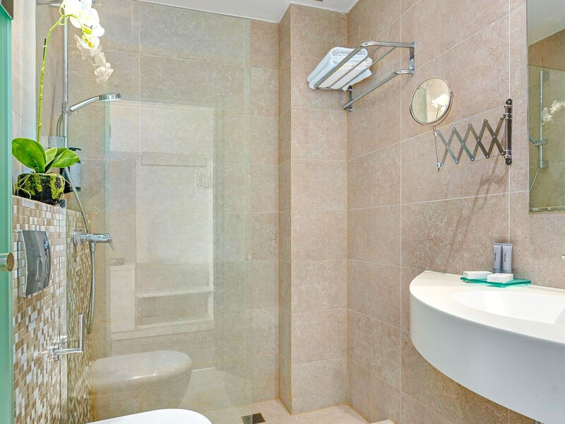 Ammon Zeus Luxury Beach