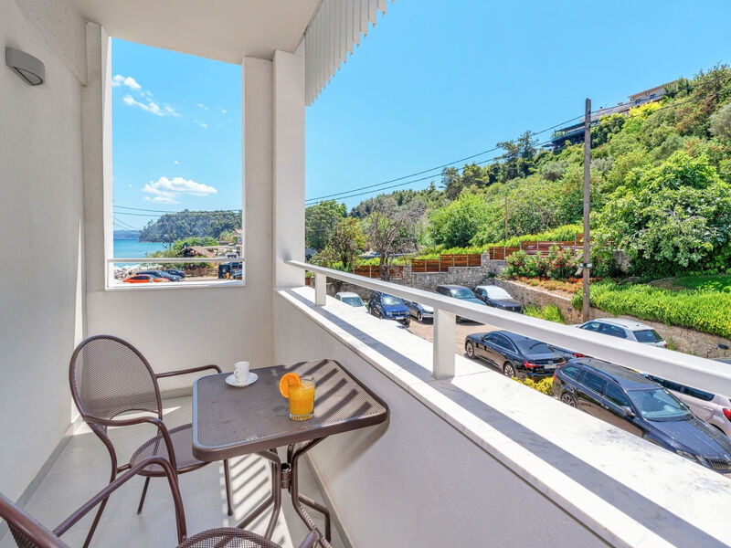 Ammon Zeus Luxury Beach