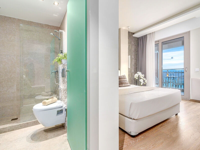 Ammon Zeus Luxury Beach