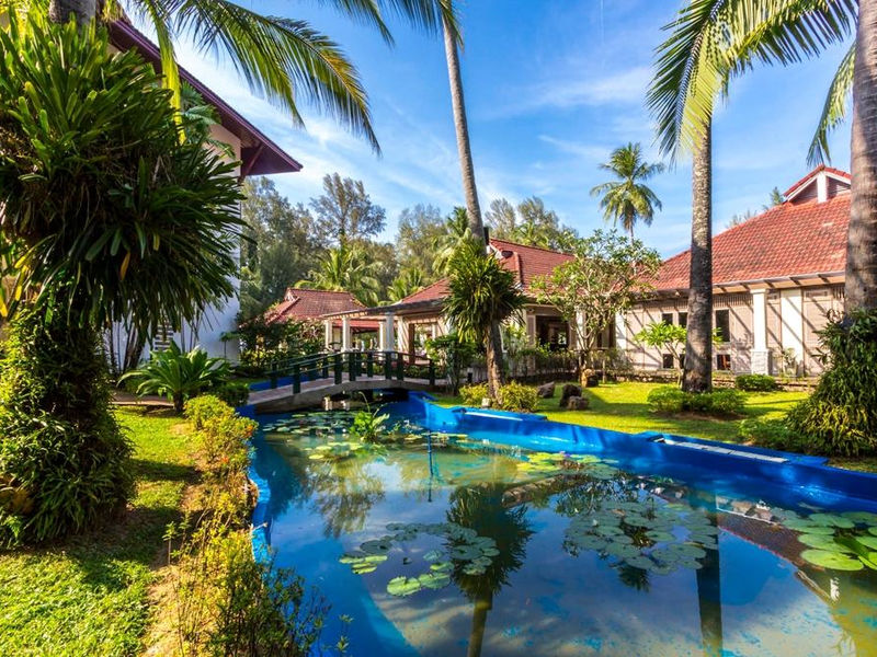 Amora Beach Resort