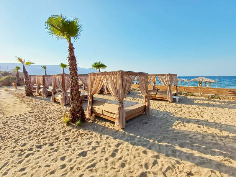 Amounda Bay