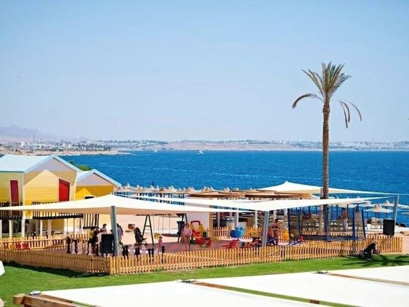 Amphoras Beach Resort