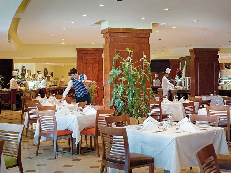 Amwaj Blue Beach Resort & Spa