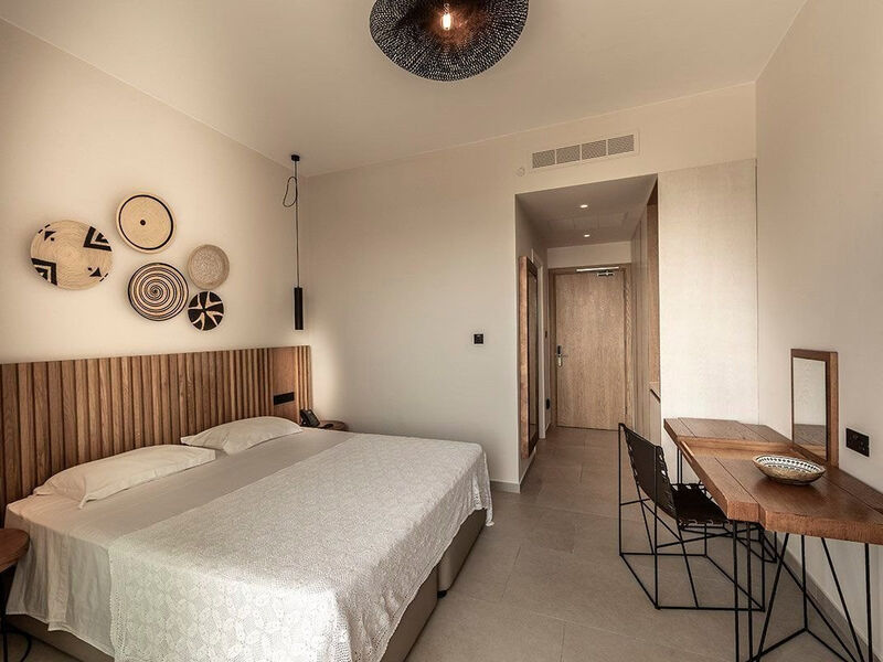 Anemi Hotel & Suites