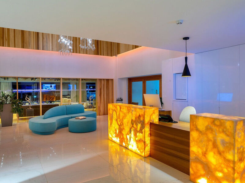 Anemi Hotel & Suites