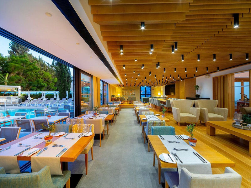 Anemi Hotel & Suites