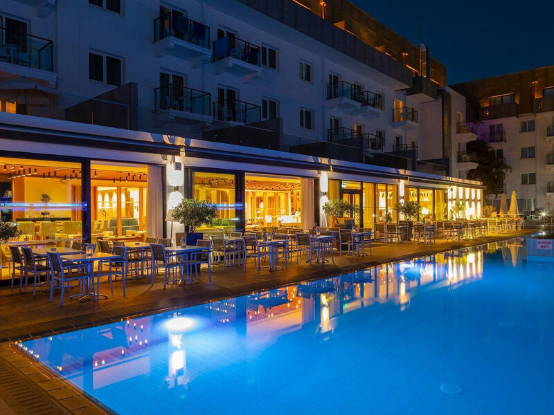 Anemi Hotel & Suites