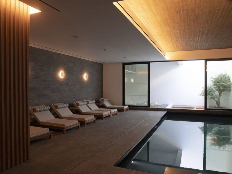 Anemi Hotel & Suites