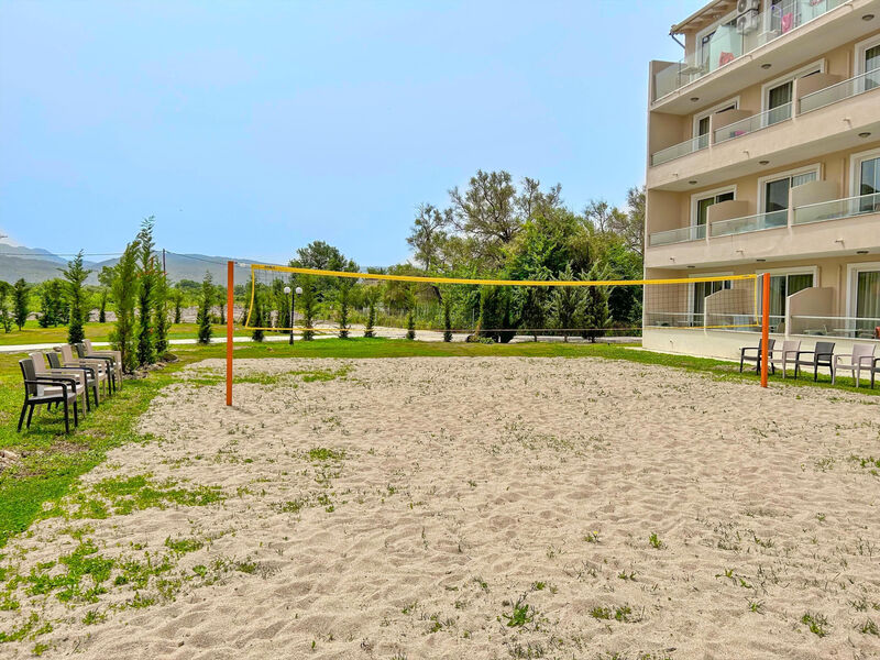 Angela Beach Family Delux