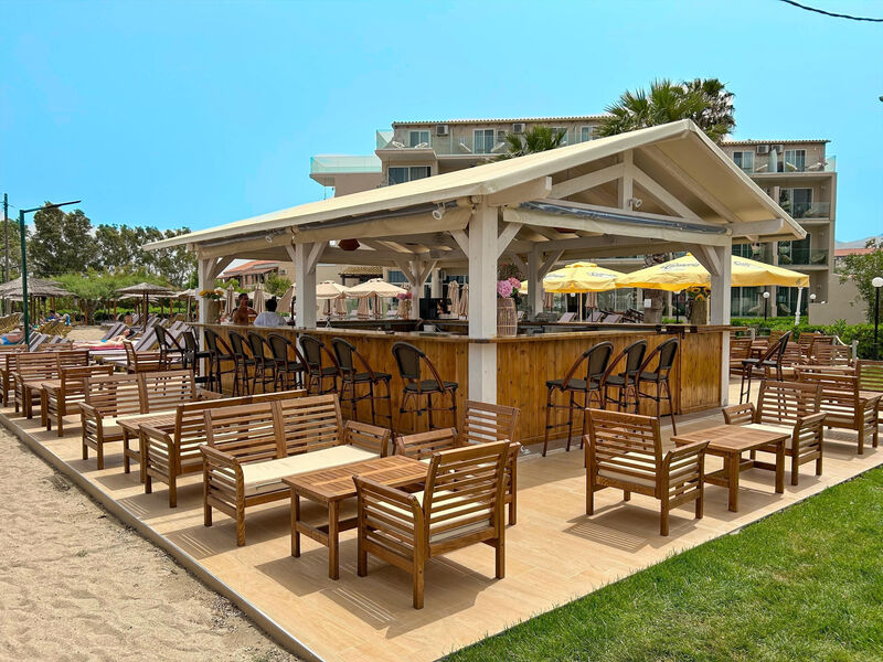 Angela Beach Family Deluxe