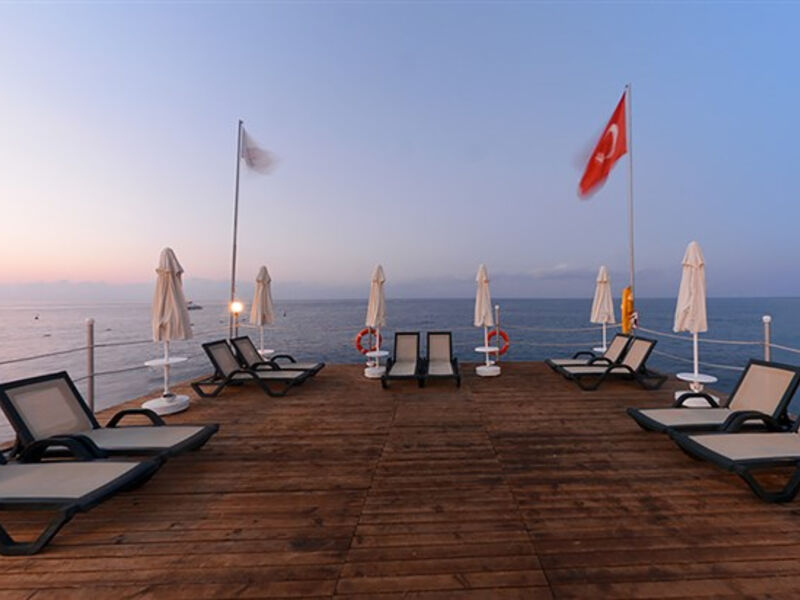 Anitas Beach Club
