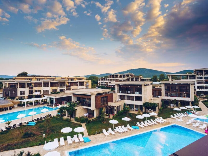 Apolonia Resort