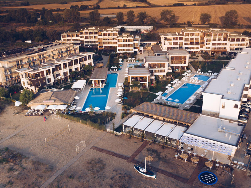 Apolonia Resort