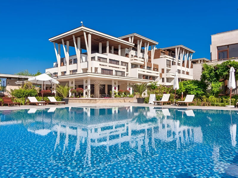 Apolonia Resort