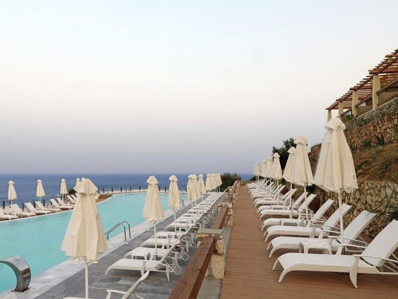 Apostolata Island Resort & Spa