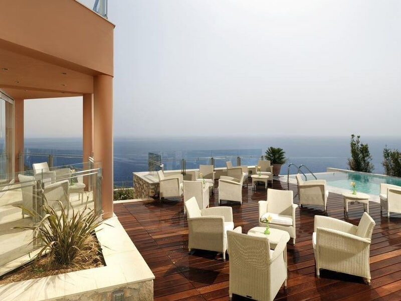 Apostolata Island Resort & Spa