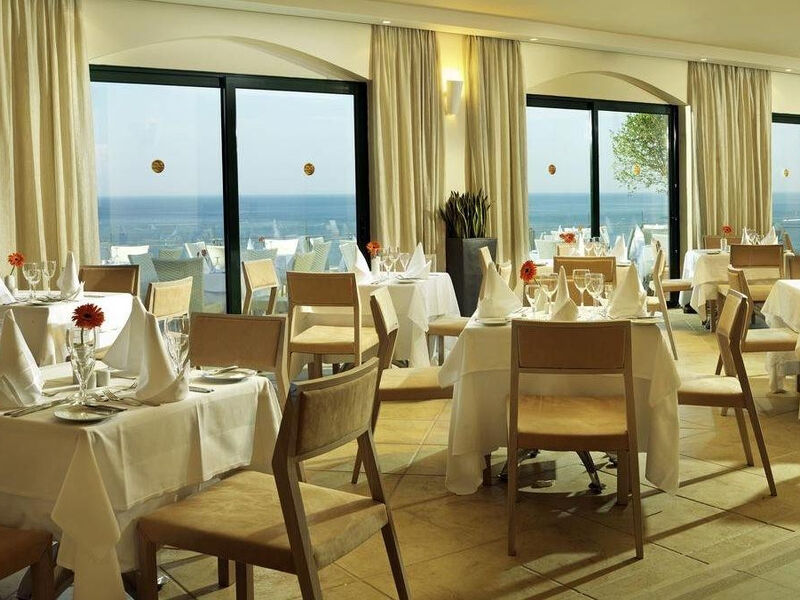 Apostolata Island Resort & Spa