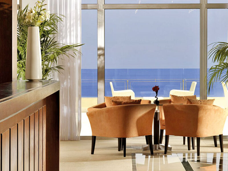 Apostolata Island Resort & Spa