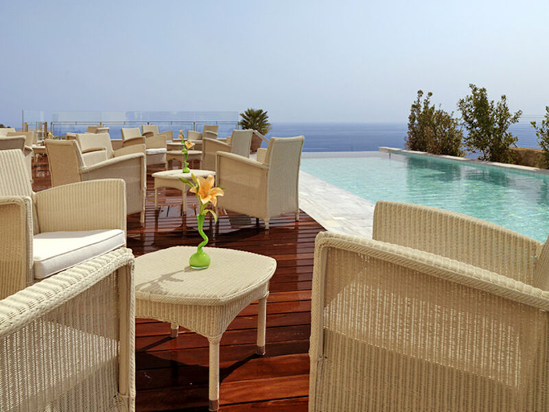 Apostolata Island Resort & Spa