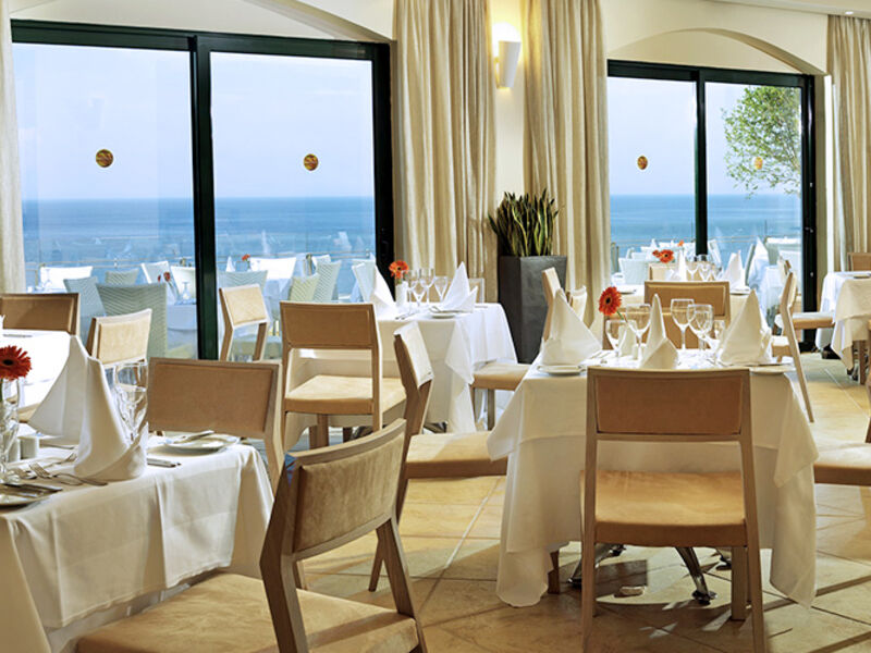 Apostolata Island Resort & Spa