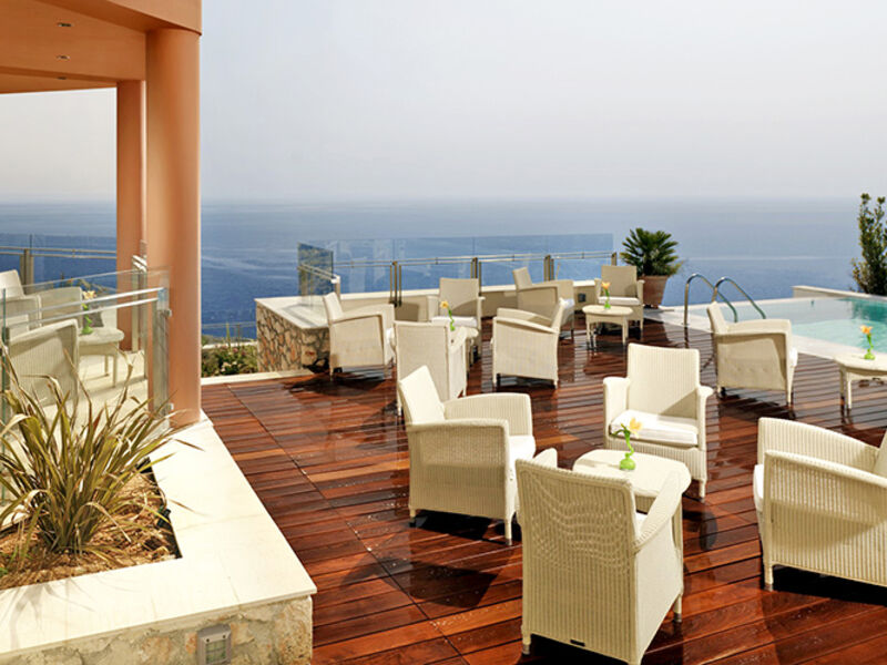 Apostolata Island Resort & Spa