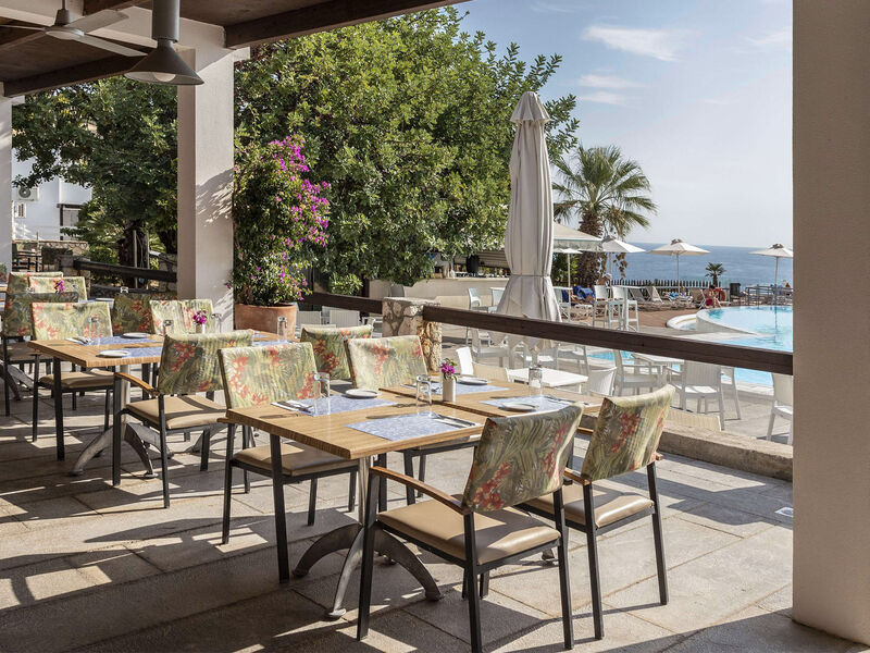 Apostolata Island Resort & Spa