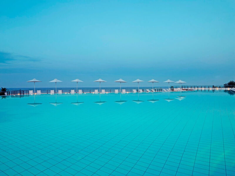 Apostolata Island Resort & Spa